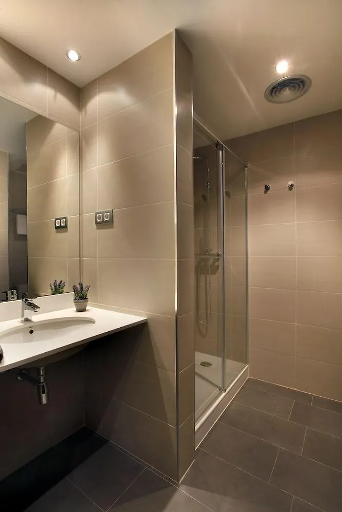 Fisa Rentals Gran Via Apartments Barcelona