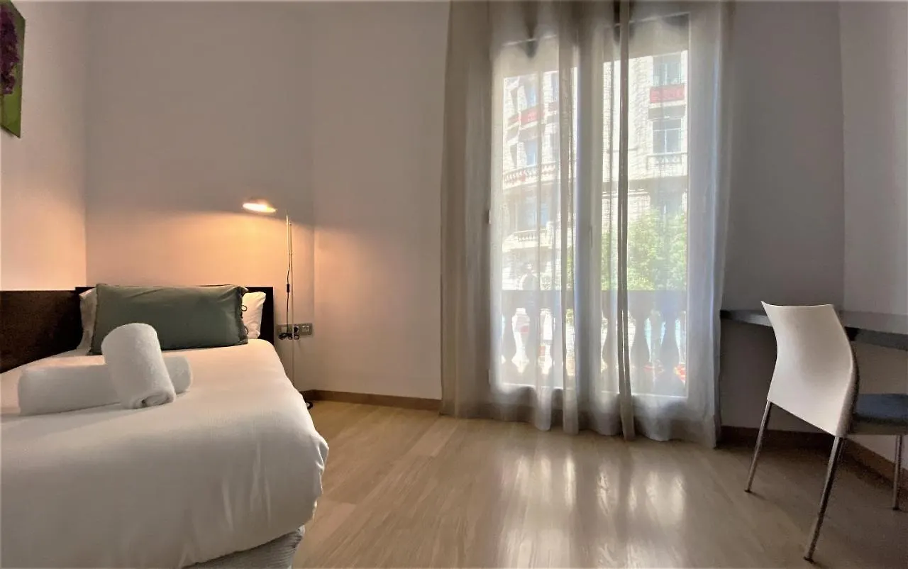 Fisa Rentals Gran Via Apartments Барселона