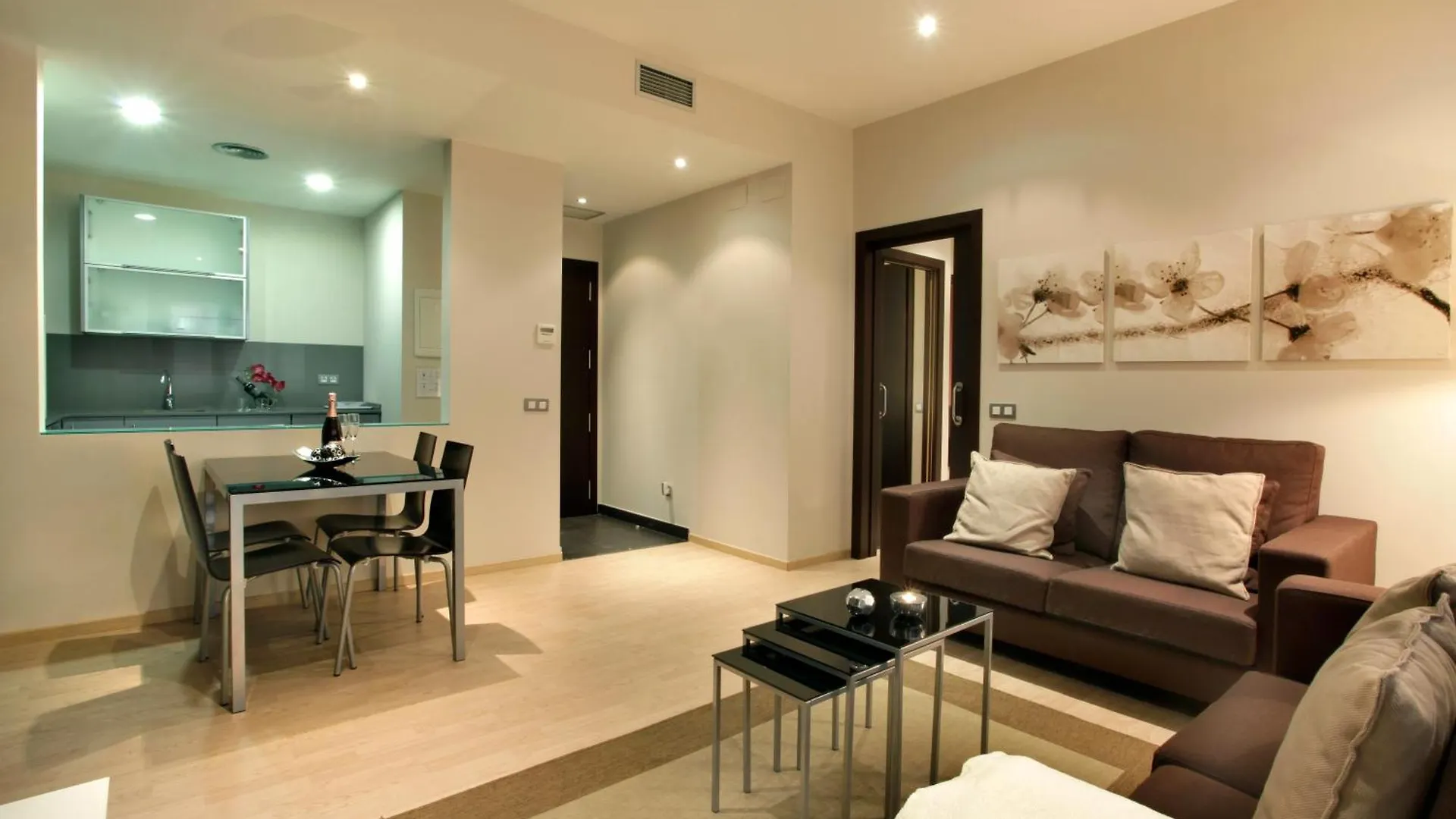 Fisa Rentals Gran Via Apartments Barcelona