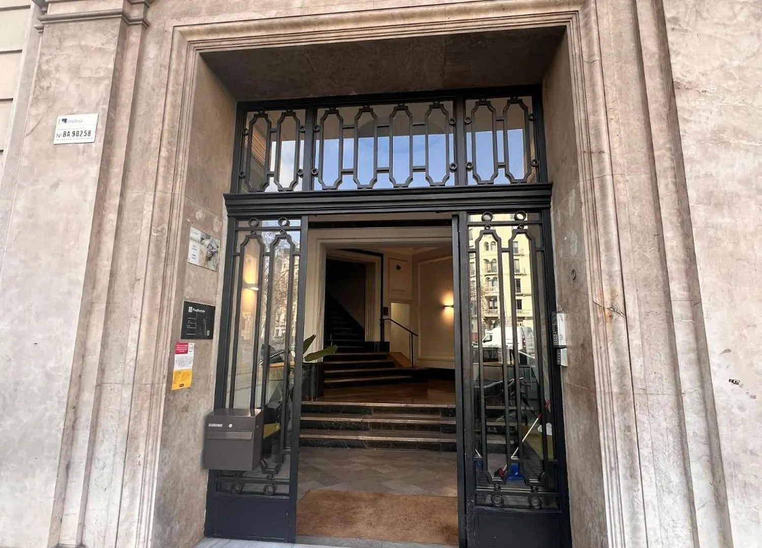 Fisa Rentals Gran Via Apartments Barcelona