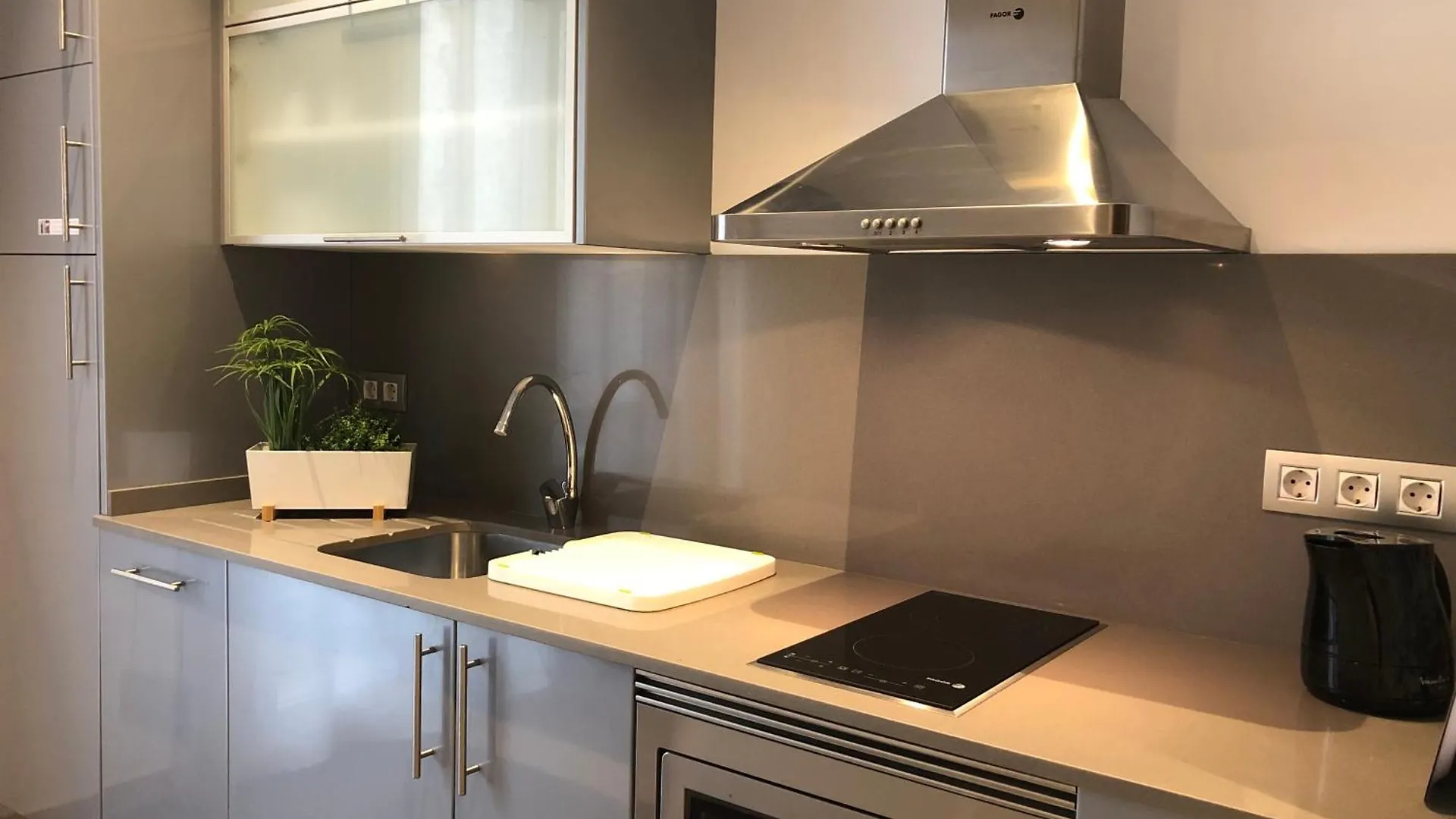 Fisa Rentals Gran Via Apartments Barcelona Spain